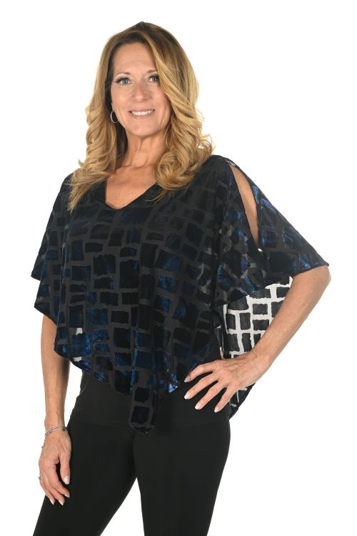 Frank Lyman Black/Blue Knit Top Style 234420